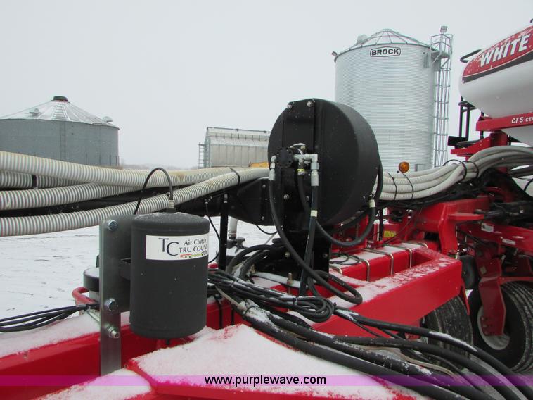 image for item I6616 2012 White 8524 planter