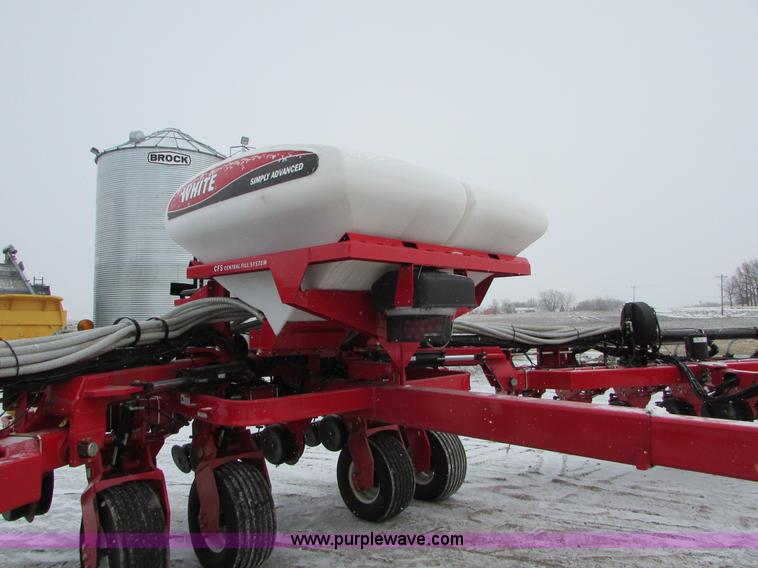 image for item I6616 2012 White 8524 planter