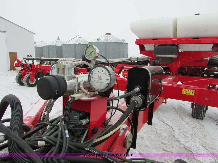 image for item I6616 2012 White 8524 planter