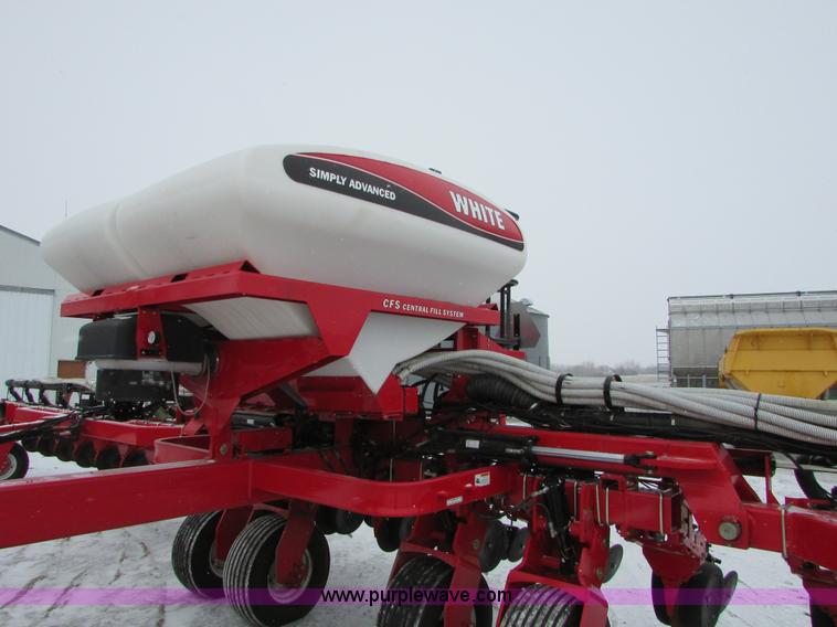 image for item I6616 2012 White 8524 planter