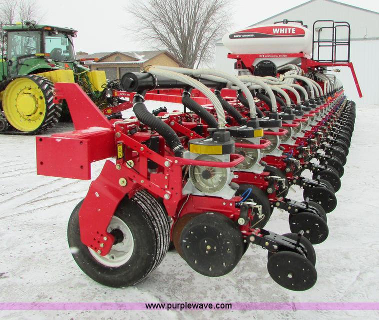 image for item I6616 2012 White 8524 planter