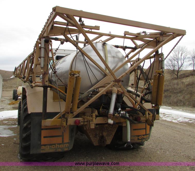 image for item I6640 1991 Ag-Chem TerraGator 1804 self-propelled sprayer