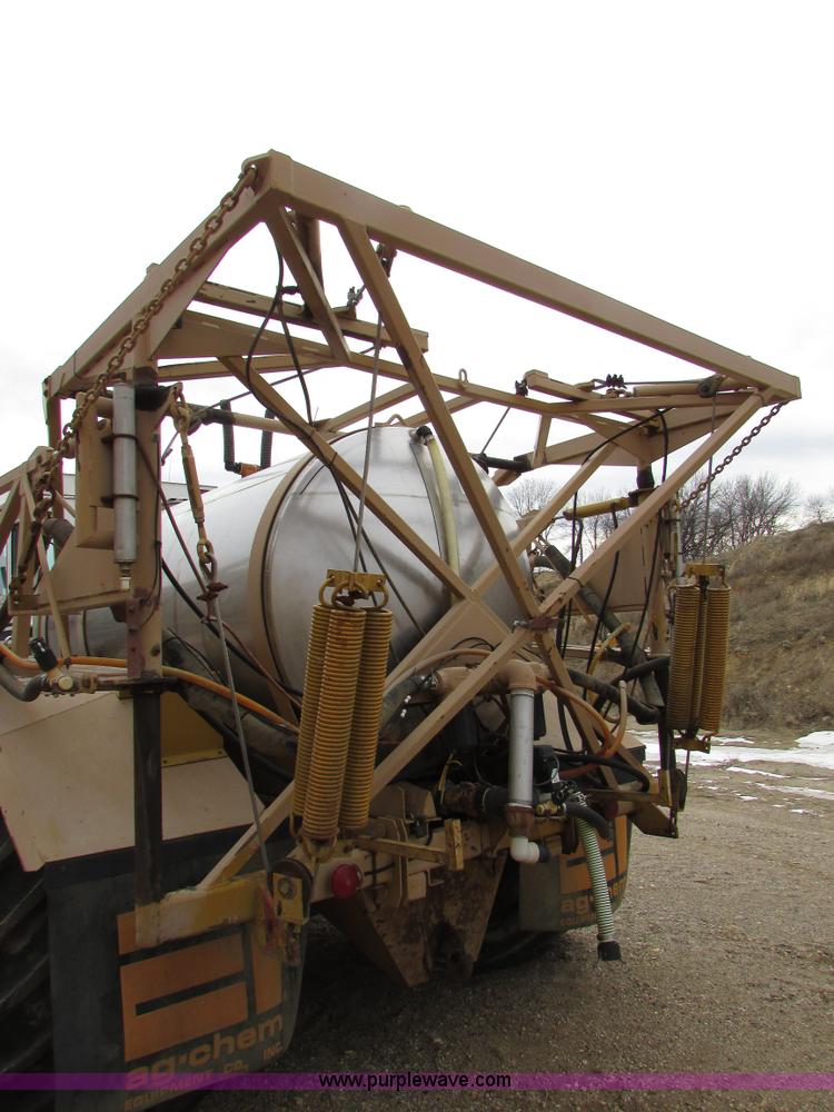 image for item I6640 1991 Ag-Chem TerraGator 1804 self-propelled sprayer