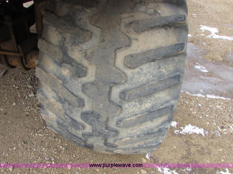 image for item I6640 1991 Ag-Chem TerraGator 1804 self-propelled sprayer