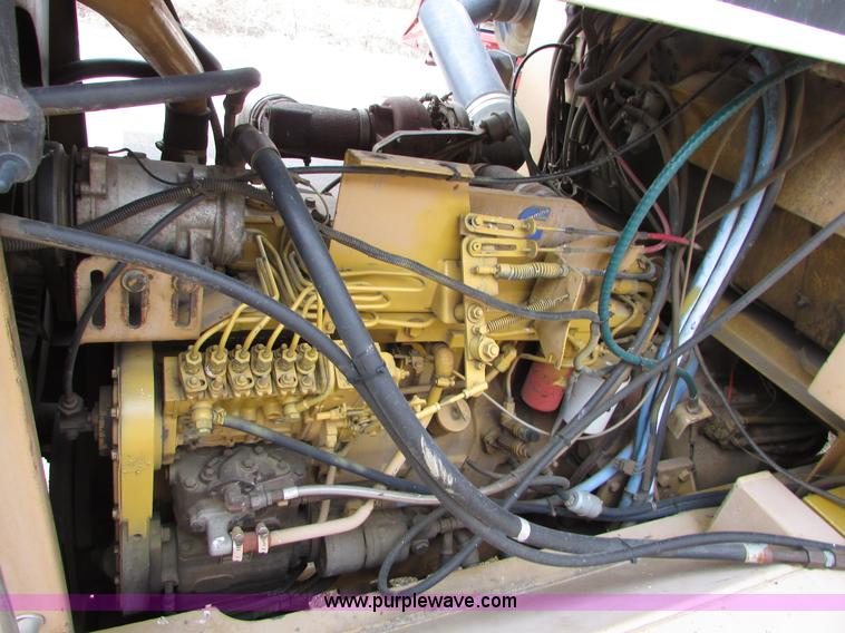 image for item I6640 1991 Ag-Chem TerraGator 1804 self-propelled sprayer