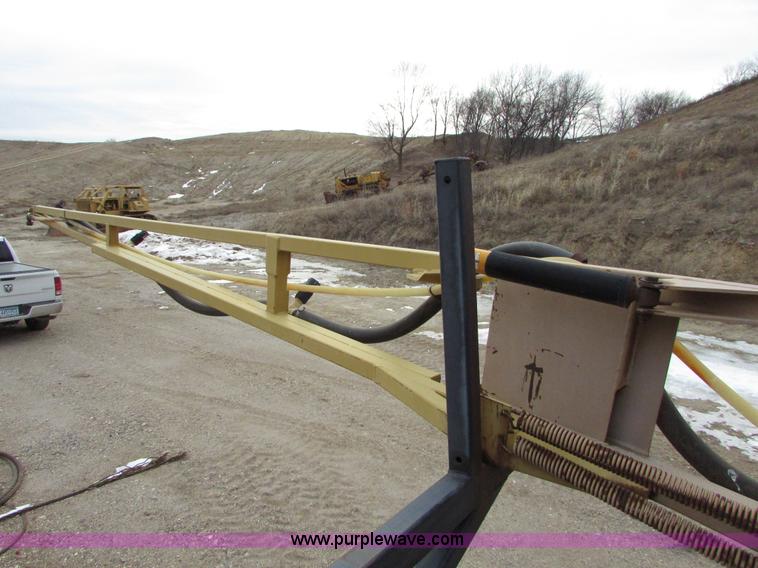 image for item I6640 1991 Ag-Chem TerraGator 1804 self-propelled sprayer