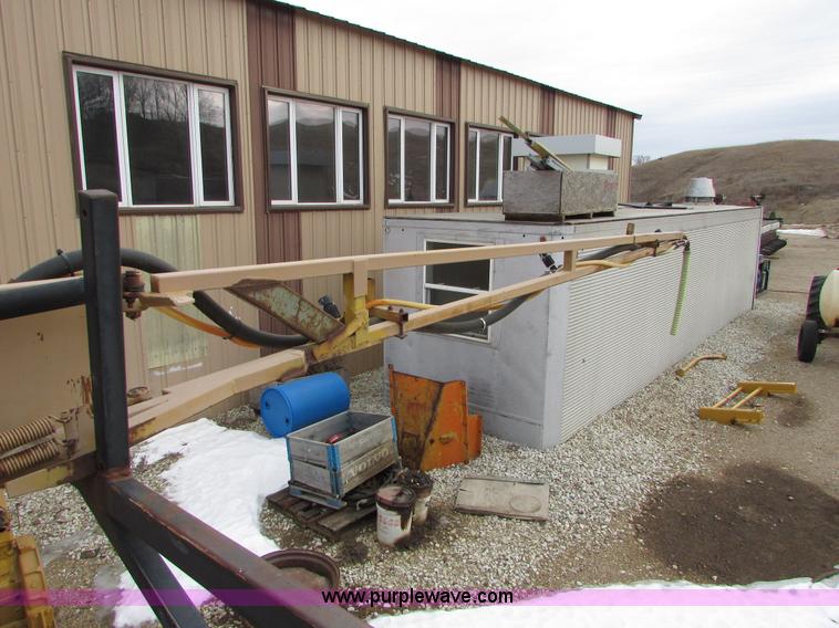 image for item I6640 1991 Ag-Chem TerraGator 1804 self-propelled sprayer