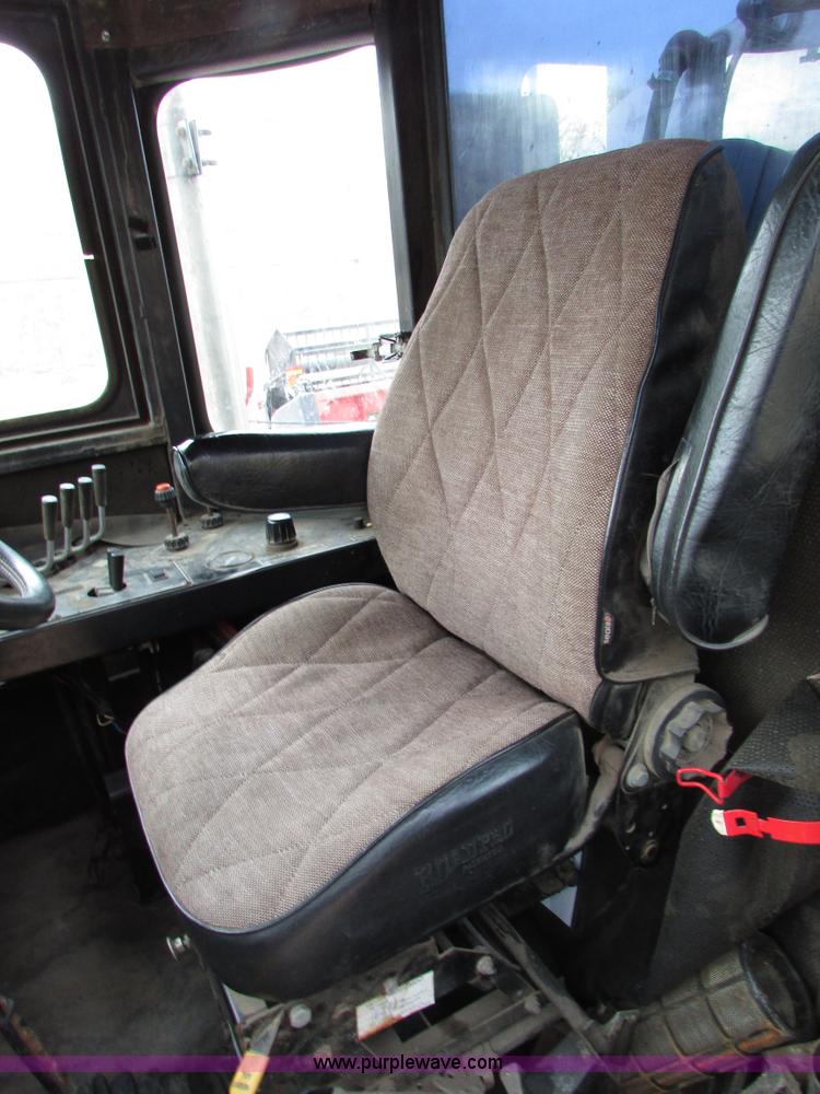 image for item I6640 1991 Ag-Chem TerraGator 1804 self-propelled sprayer