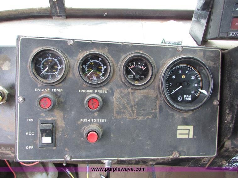 image for item I6640 1991 Ag-Chem TerraGator 1804 self-propelled sprayer