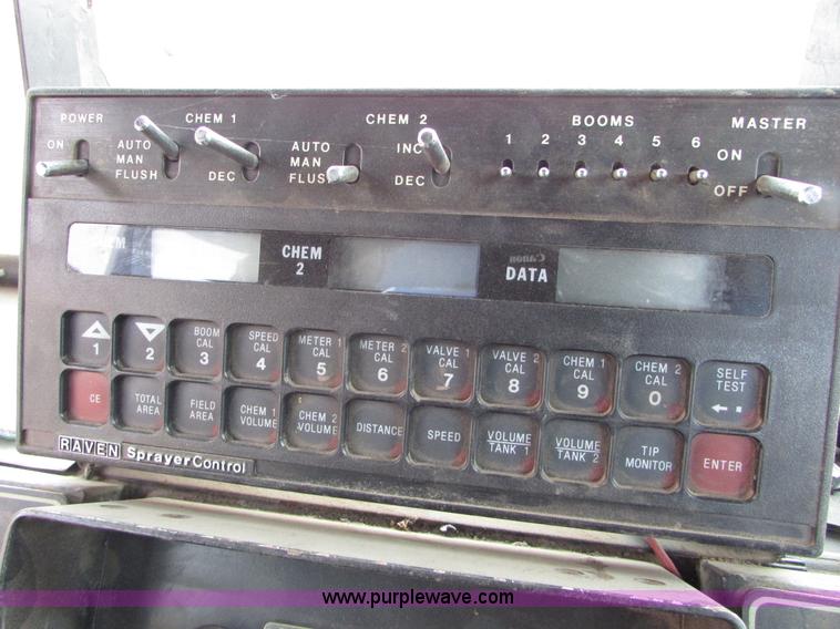 image for item I6640 1991 Ag-Chem TerraGator 1804 self-propelled sprayer