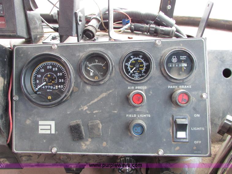 image for item I6640 1991 Ag-Chem TerraGator 1804 self-propelled sprayer