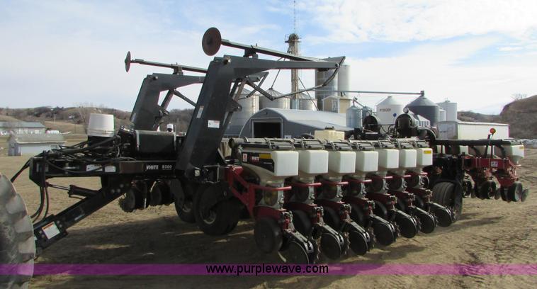 image for item I6641 2001 White 8524 split row planter