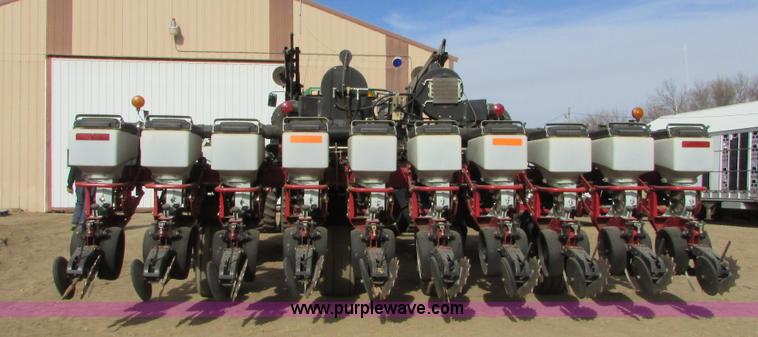 image for item I6641 2001 White 8524 split row planter