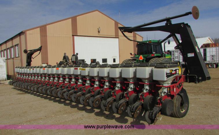 image for item I6641 2001 White 8524 split row planter