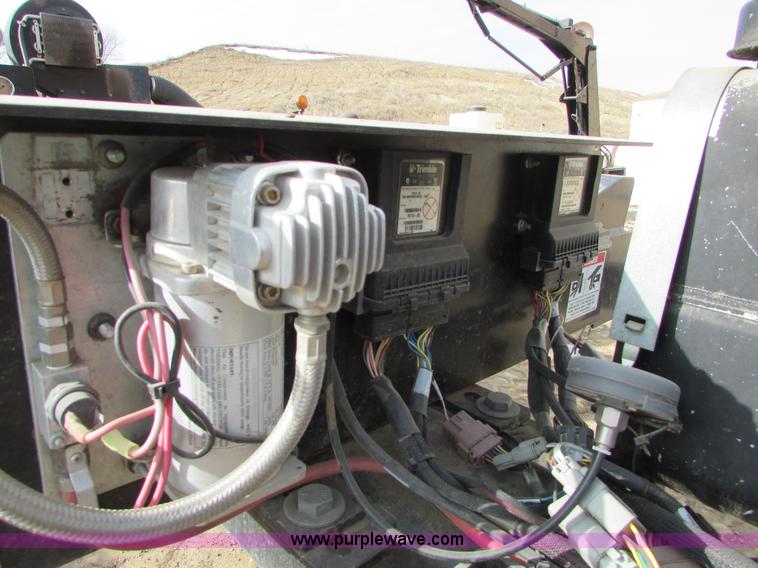 image for item I6641 2001 White 8524 split row planter