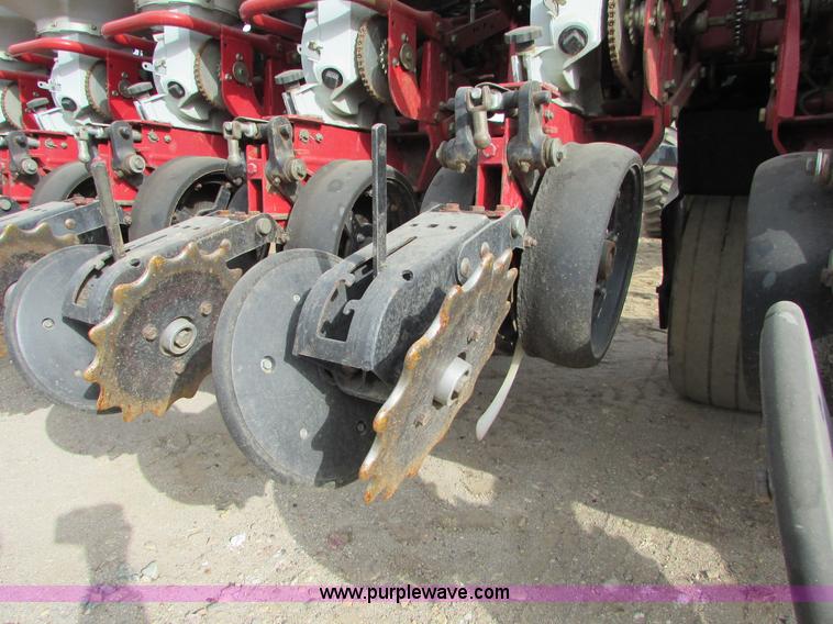 image for item I6641 2001 White 8524 split row planter