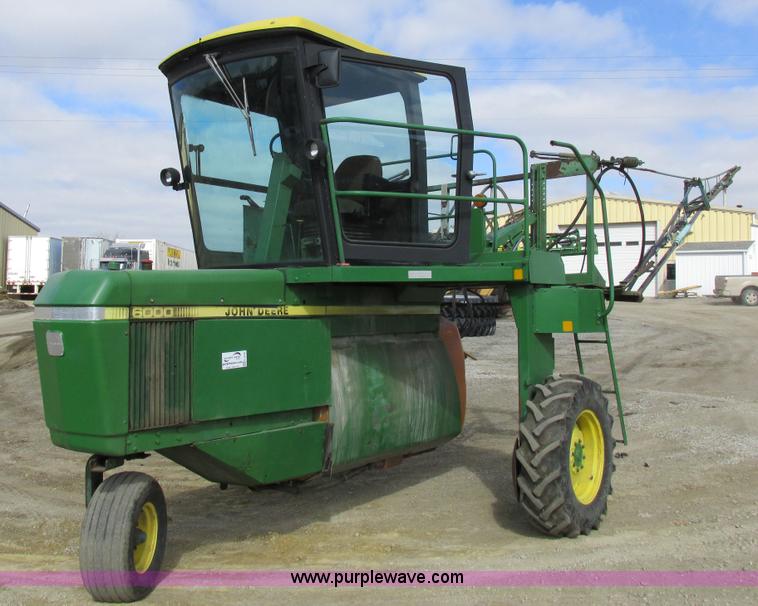 image for item K2035 John Deere 6000 self-propelled sprayer