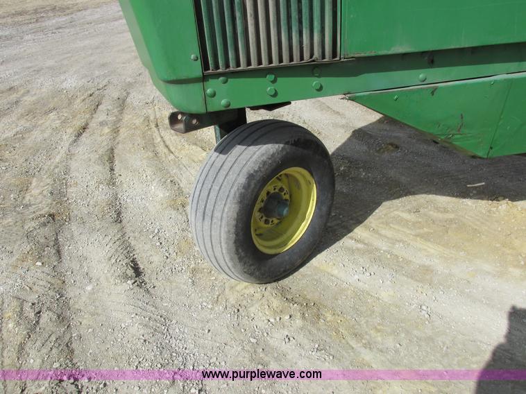 image for item K2035 John Deere 6000 self-propelled sprayer