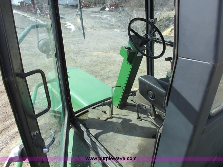 image for item K2035 John Deere 6000 self-propelled sprayer