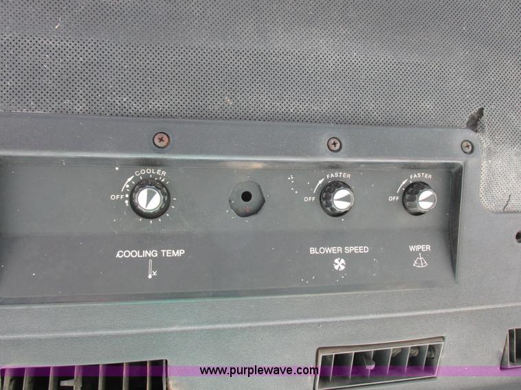 image for item K2035 John Deere 6000 self-propelled sprayer