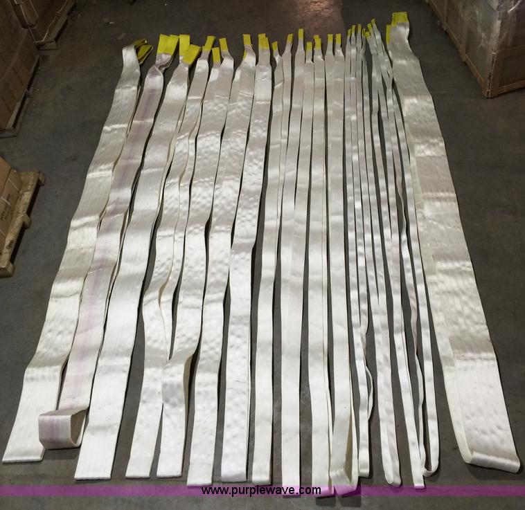 image for item K2541 (16) 30' recovery tow straps