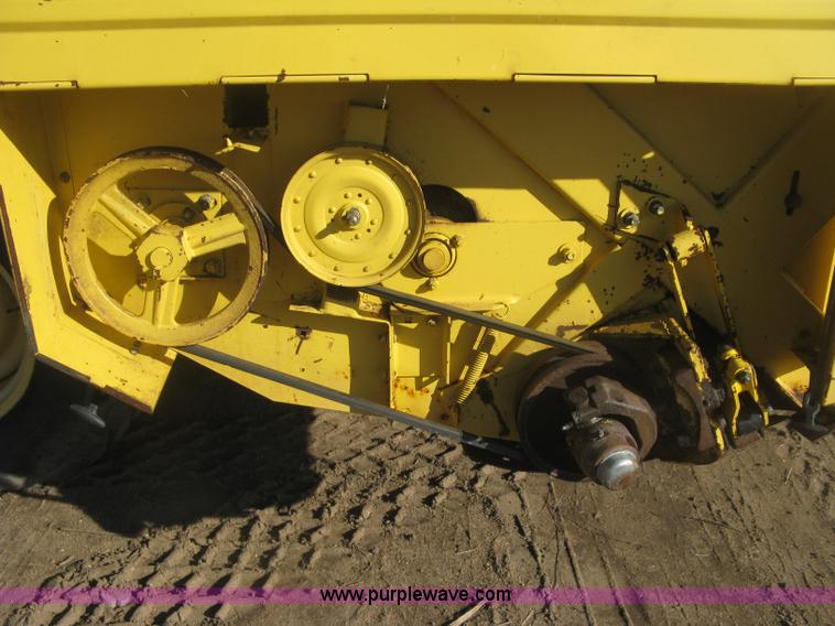 image for item K2930 1995 New Holland 2550 SpeedRower self-propelled windrower