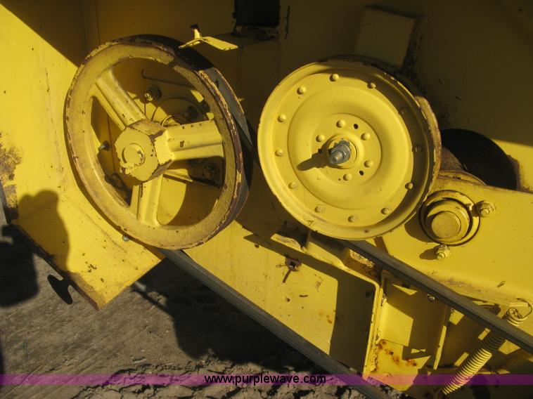 image for item K2930 1995 New Holland 2550 SpeedRower self-propelled windrower