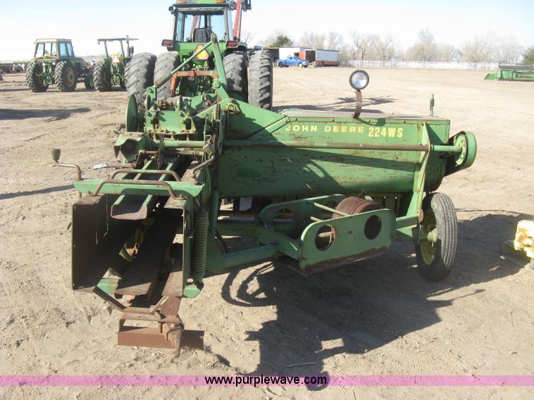 image for item K2977 John Deere 224WS square baler
