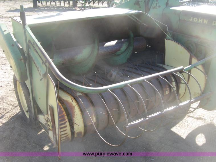 image for item K2977 John Deere 224WS square baler