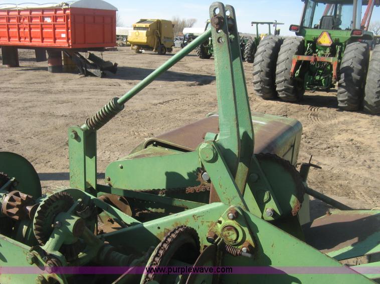 image for item K2977 John Deere 224WS square baler