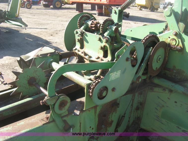 image for item K2977 John Deere 224WS square baler