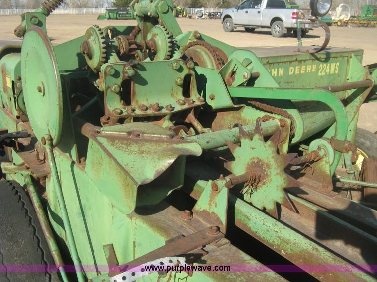 image for item K2977 John Deere 224WS square baler
