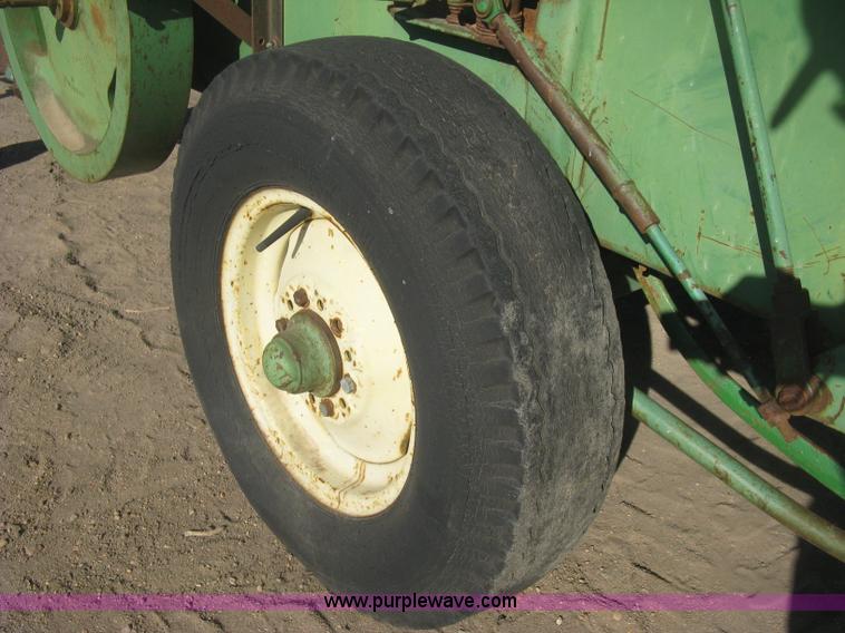 image for item K2977 John Deere 224WS square baler