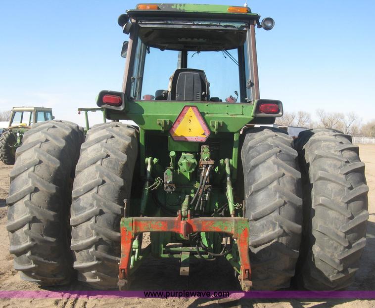 image for item K2978 1976 John Deere 4630 tractor