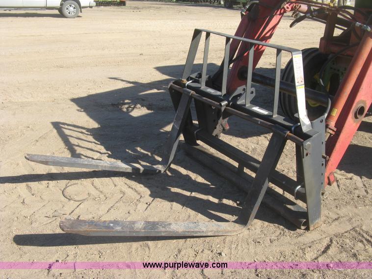 image for item K2978 1976 John Deere 4630 tractor