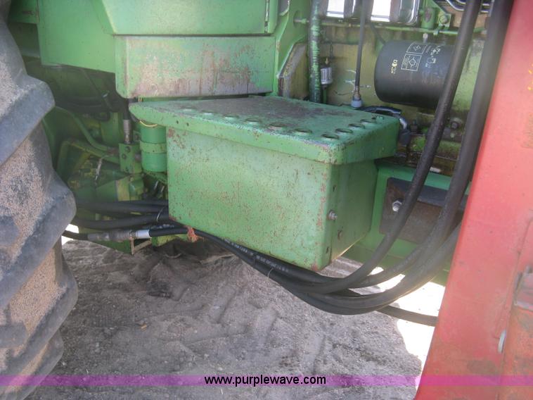 image for item K2978 1976 John Deere 4630 tractor