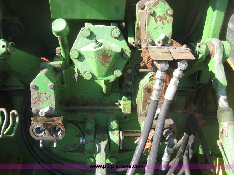 image for item K2978 1976 John Deere 4630 tractor