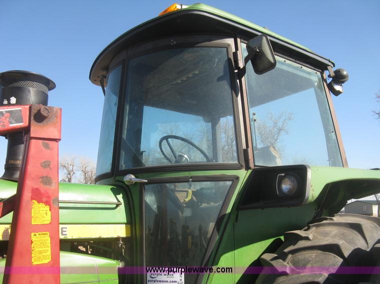 image for item K2978 1976 John Deere 4630 tractor