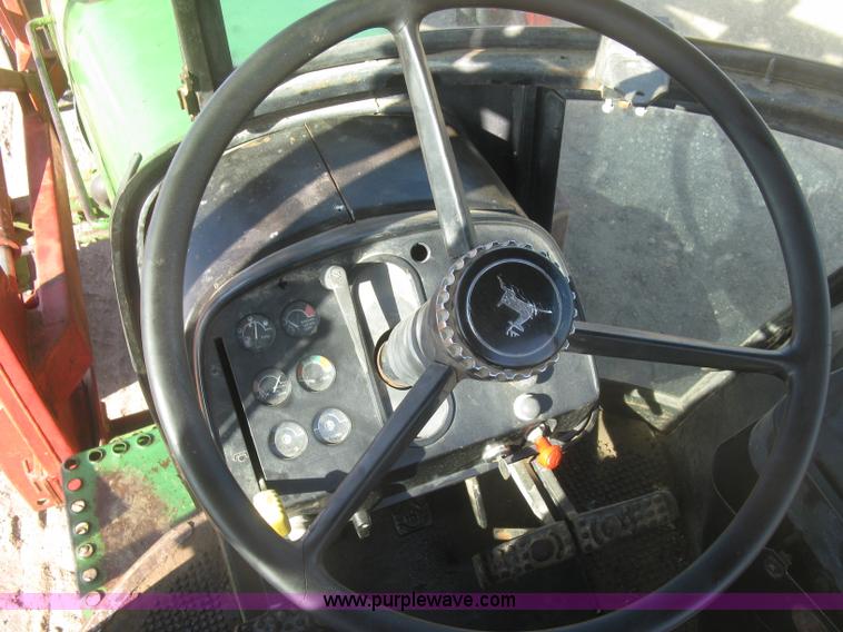 image for item K2978 1976 John Deere 4630 tractor