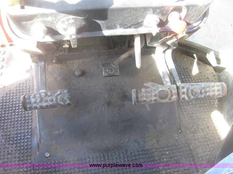 image for item K2978 1976 John Deere 4630 tractor