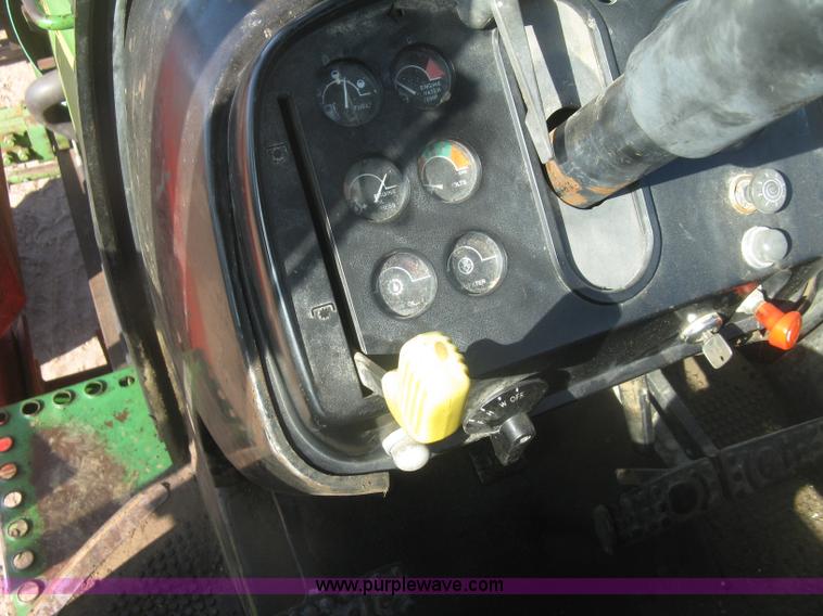 image for item K2978 1976 John Deere 4630 tractor