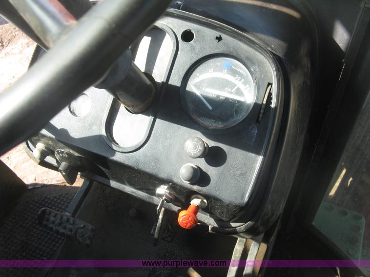 image for item K2978 1976 John Deere 4630 tractor