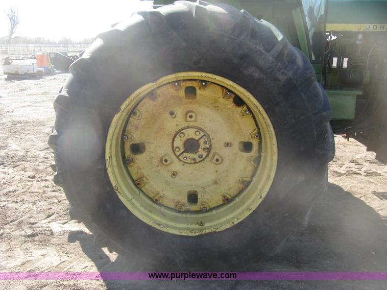 image for item K2978 1976 John Deere 4630 tractor
