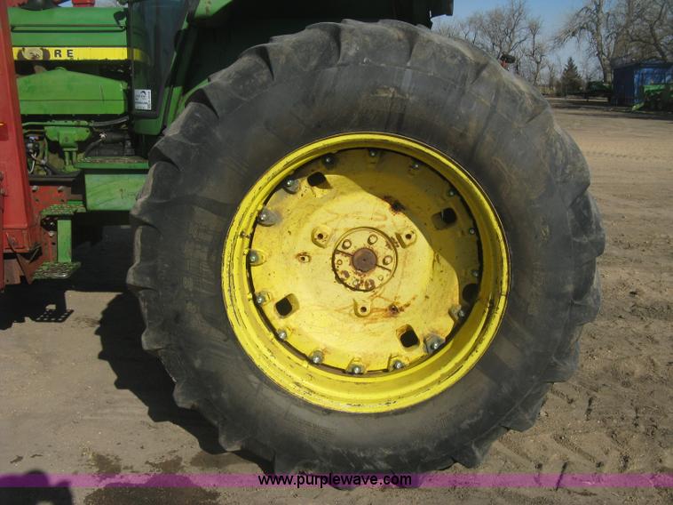 image for item K2978 1976 John Deere 4630 tractor