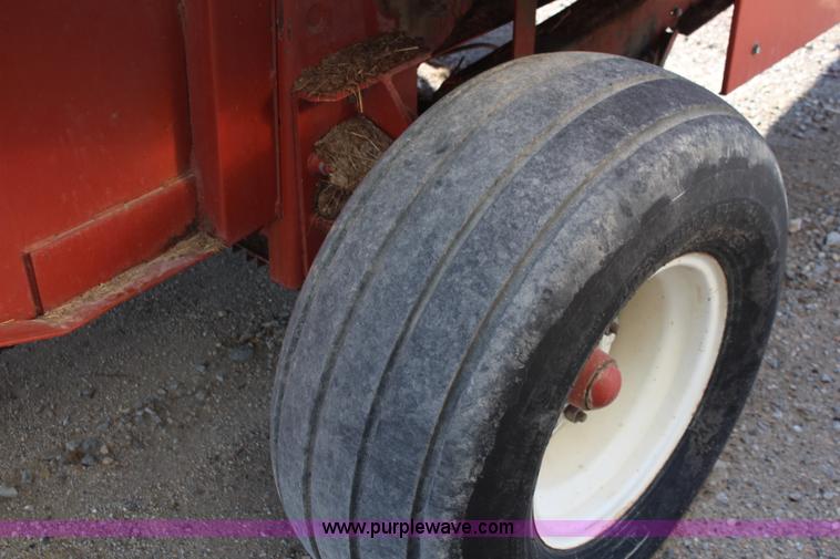 image for item K7155 1979 AGCO Hesston 560 round baler