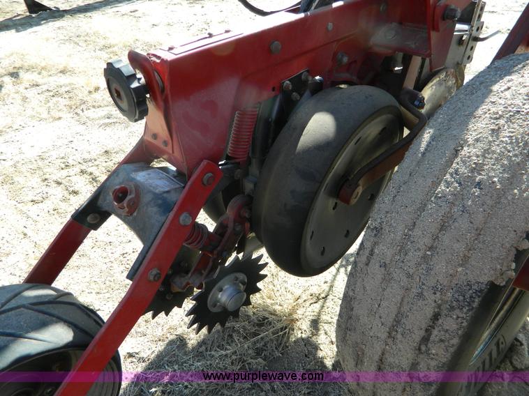 image for item K8004 1998 Case IH 955 planter