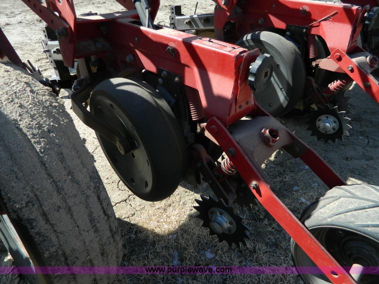 image for item K8004 1998 Case IH 955 planter