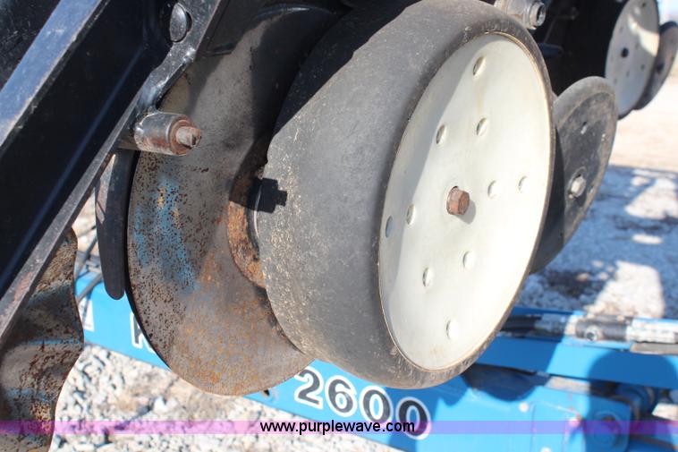 image for item K8782 1999 Kinze 2600 interplant planter