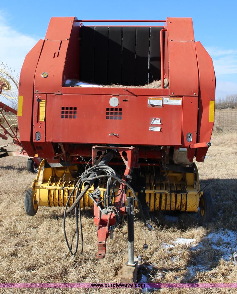 image for item L6628 2005 New Holland BR750 round baler