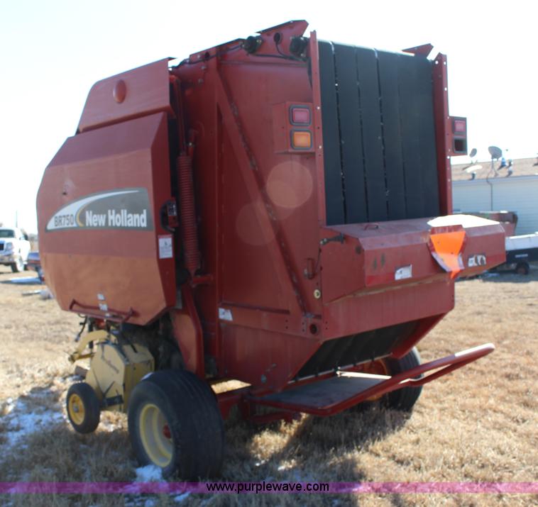 image for item L6628 2005 New Holland BR750 round baler